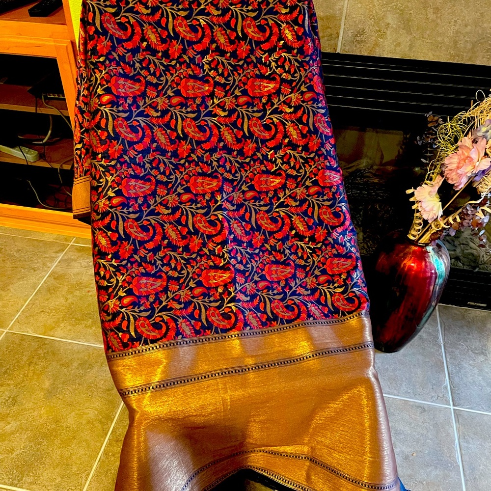 Handloom Woven Kashmiri Benarasi Saree With Running Blouse Piece